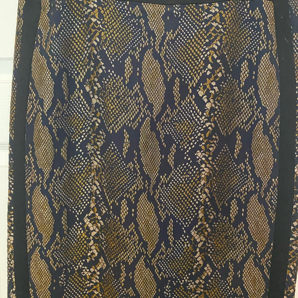 Elegant Black and Gold Patterned Skirt